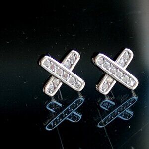 sterling silver  "kisses" cz cross earrings 🆕